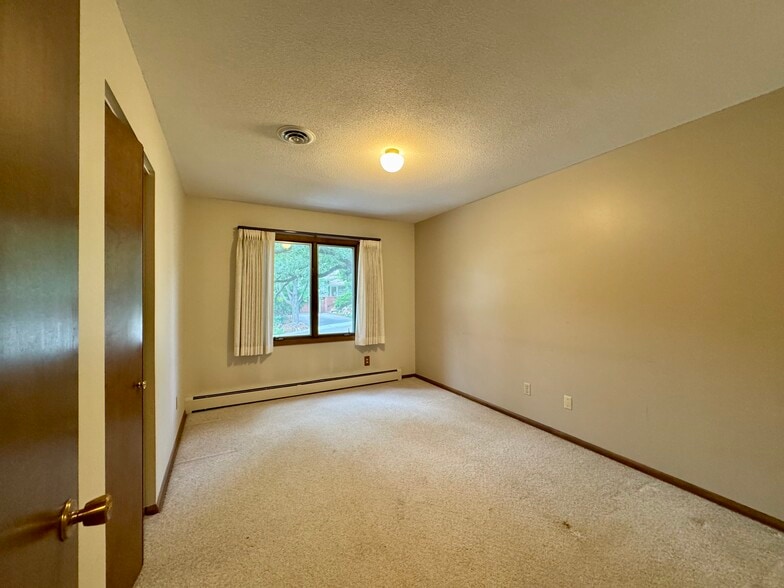 Bedroom 2 - 4007 Grimes Ave S