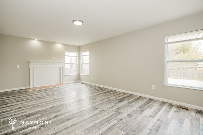 Building Photo - 604 Herrogate Square