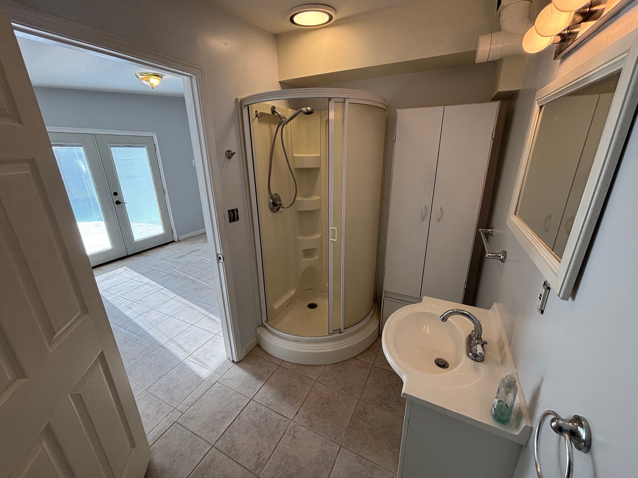 Bath 2 - 210 Boston Dr