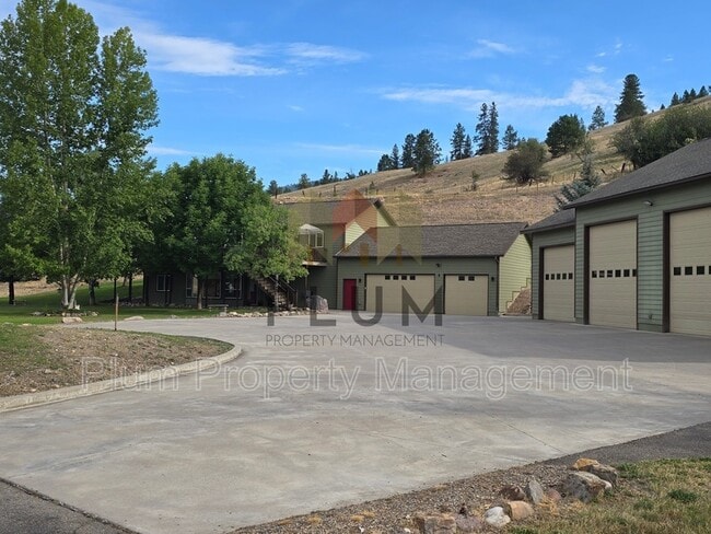 Building Photo - 15660 Sara Jo Ln