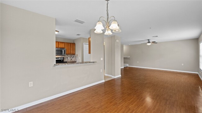 Building Photo - 9055 Gervais Cir