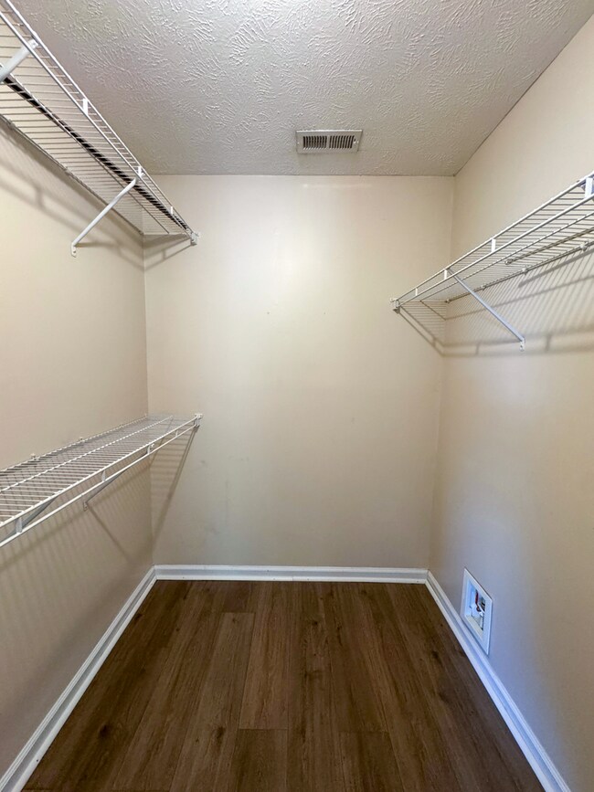 Building Photo - Lovely 3 Bed 2 Bath Home with Bonus Room