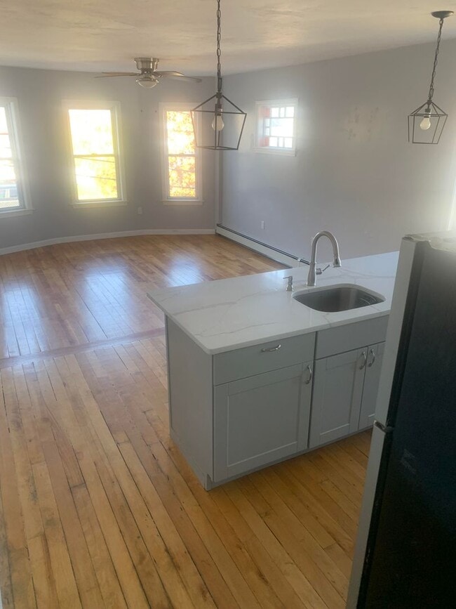 Building Photo - 30 Hemans St