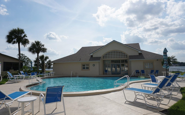 Building Photo - Cypress Landing - Community Pool