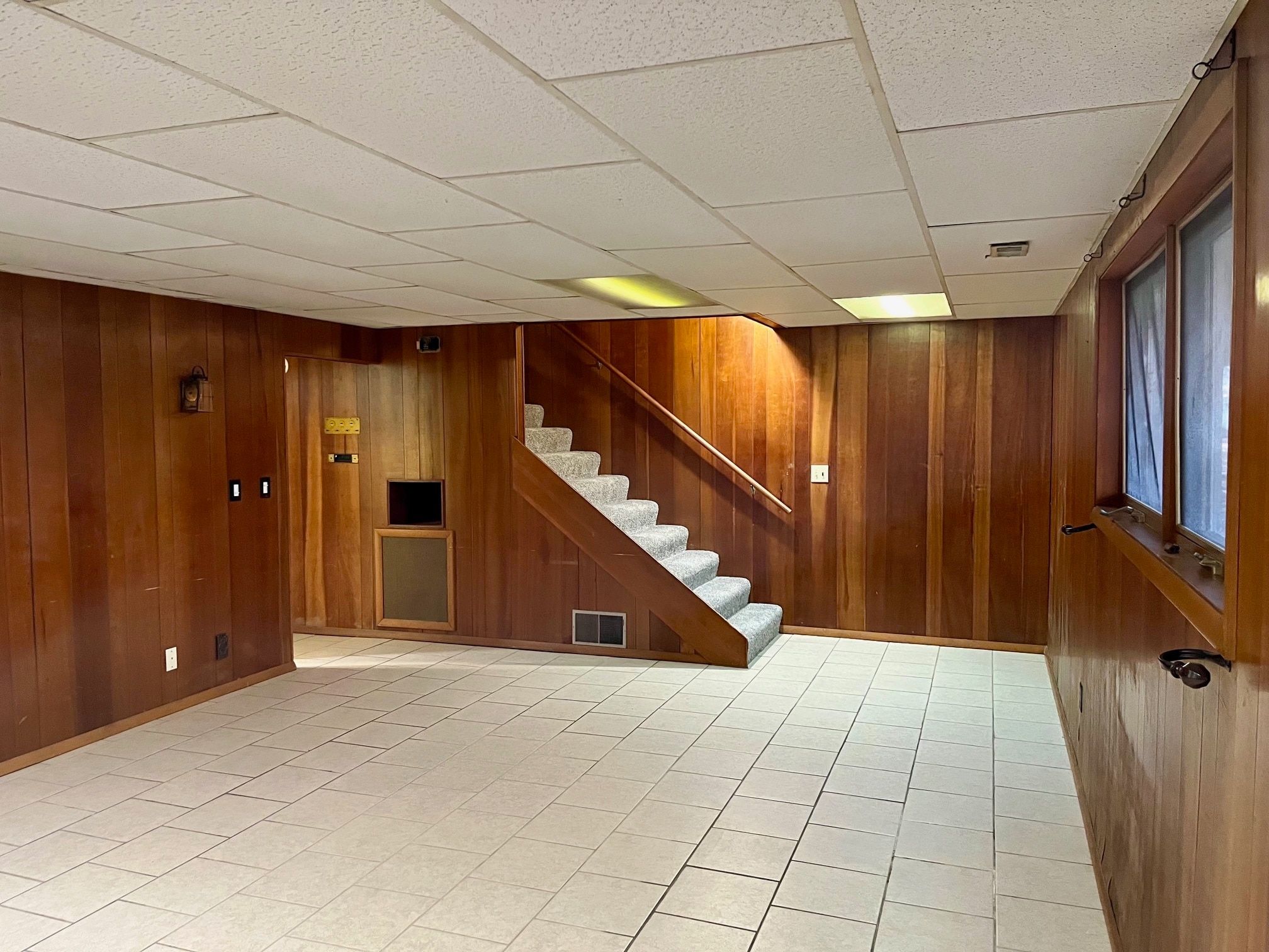 Building Photo - 221 Eisenhower Dr