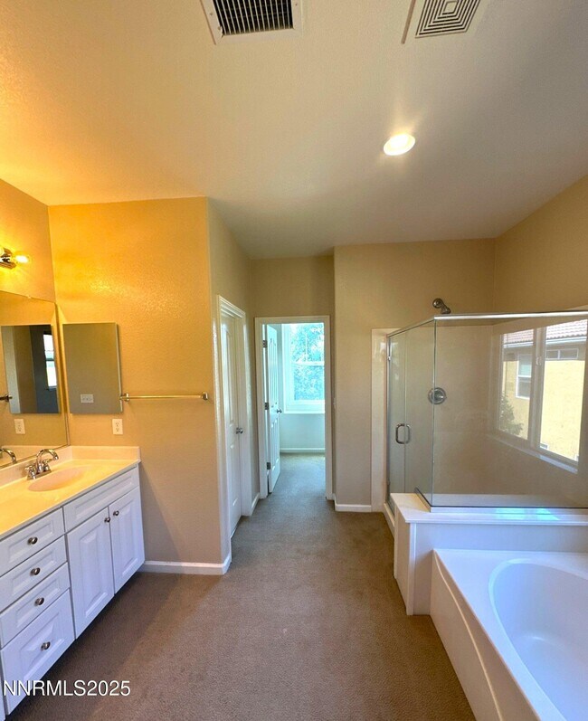 Building Photo - 545 Terracina Way