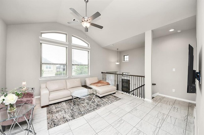 Building Photo - 2518 Terrace Point Dr