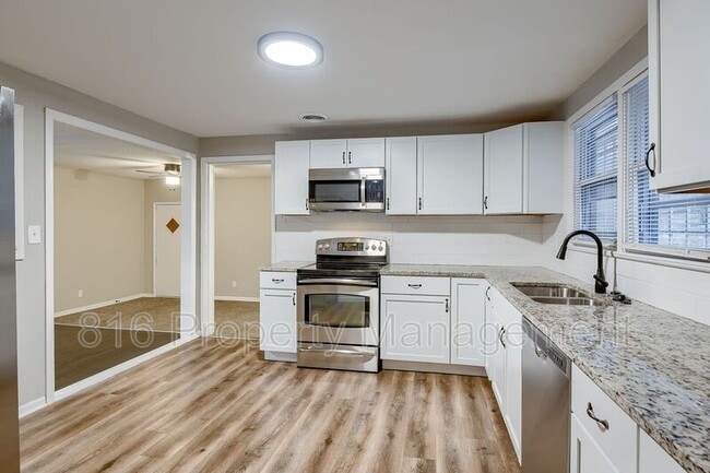 Building Photo - 3828 E 72nd Terrace