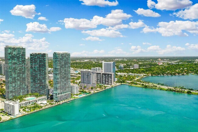 Building Photo - 650 NE 32nd St