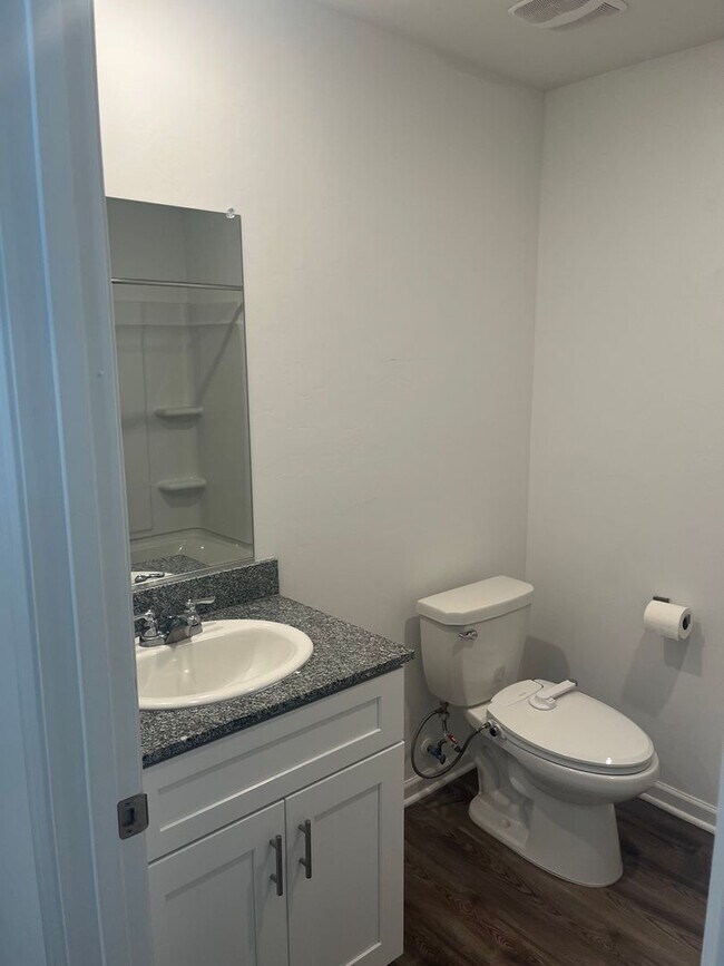 Building Photo - Beautiful 4 Bedroom 2 Bathroom split floor plan home in the newly built Turquoise Hills Neighborh...