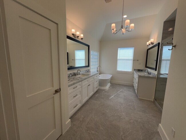 Building Photo - 10607 Enclave Shadows Ct