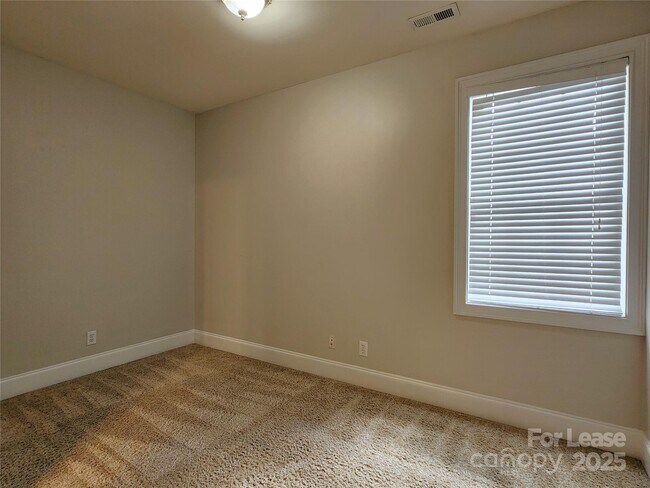 Building Photo - 5524 Strabane Dr