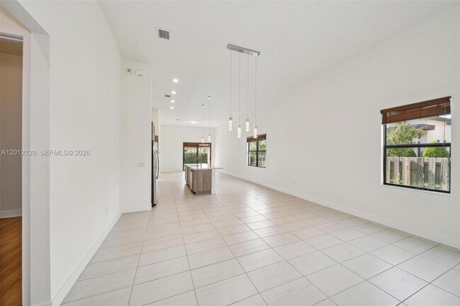Building Photo - 7635 NW 103rd Pl