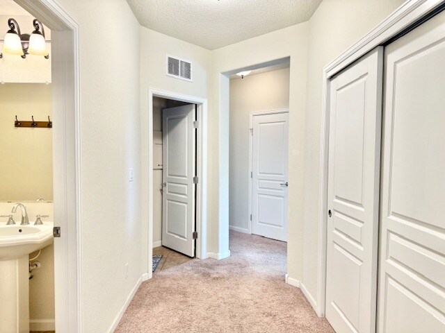 Building Photo - 15 Los Miradores Dr NE