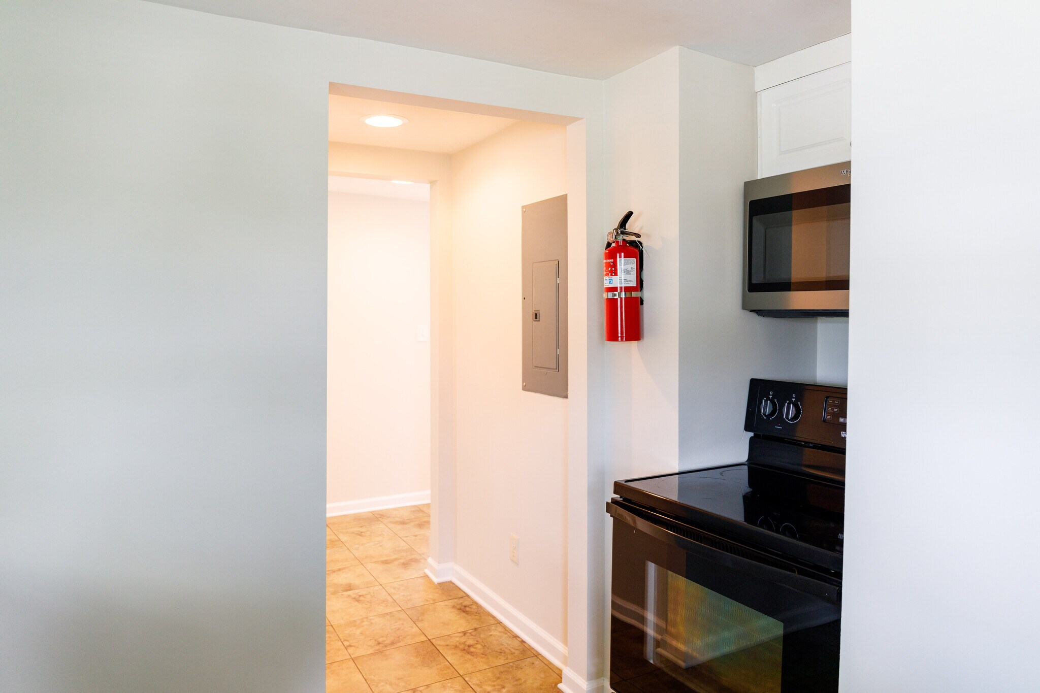 Building Photo - 116 America St