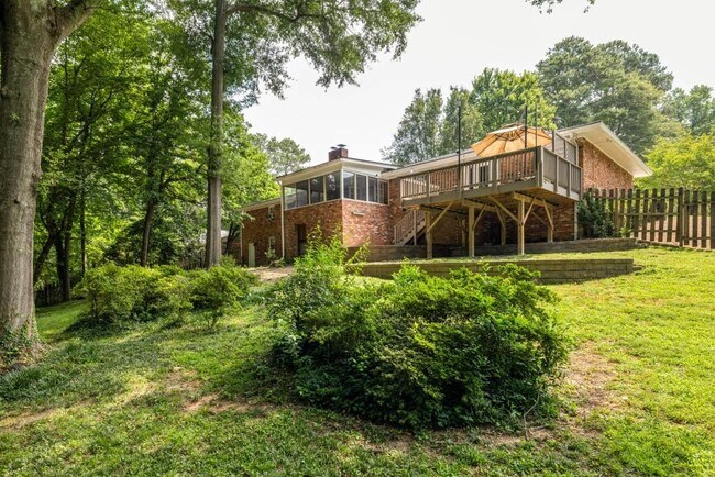 Building Photo - 2646 Caladium Dr NE