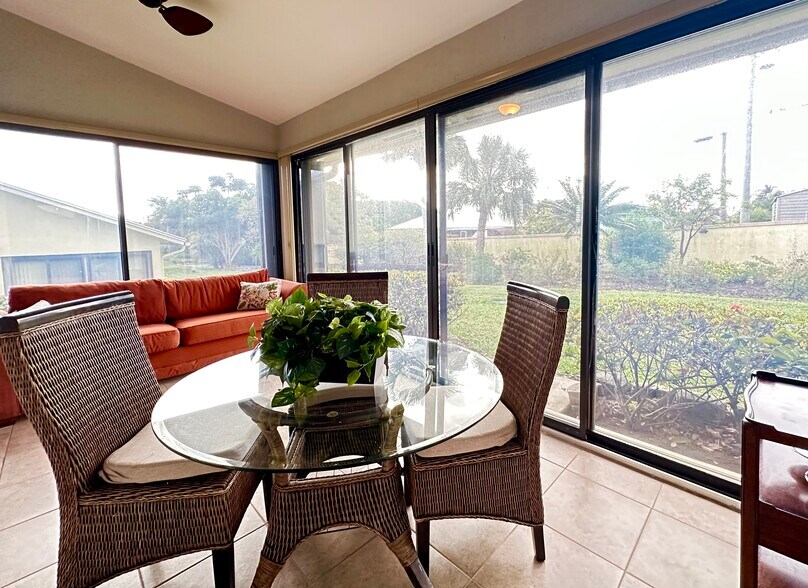 Air conditioned Florida Room - 7723 SE Sugar Sand Cir