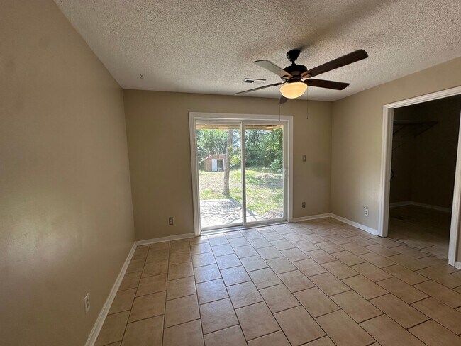 Building Photo - 428 Long Leaf Acres Dr