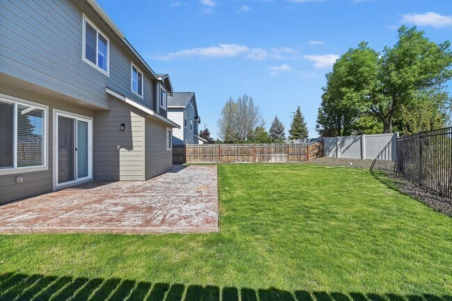 Building Photo - 2662 W Jayton Dr