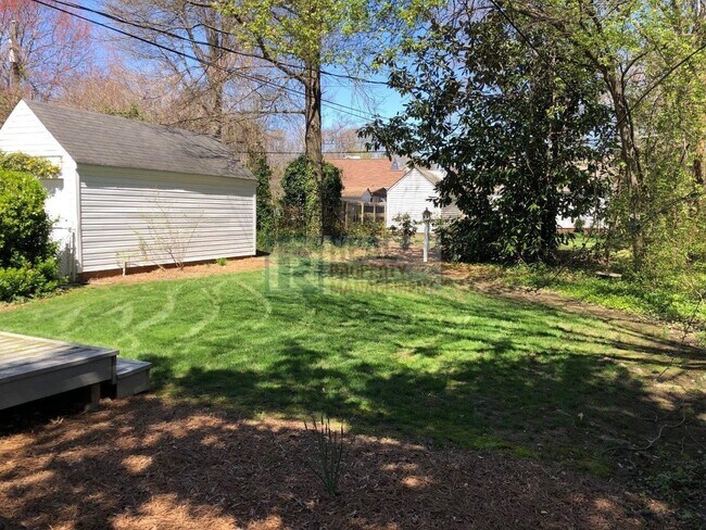 Building Photo - Irving Park Cottage 3BR/1.5BA w/1-Car Gara...