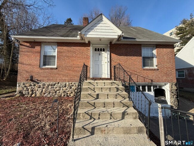 Building Photo - 535 Chase Ave