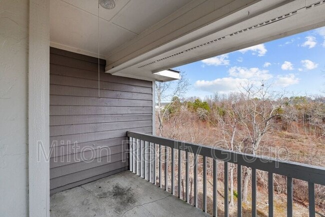 Building Photo - 6748 Willowbrook Dr