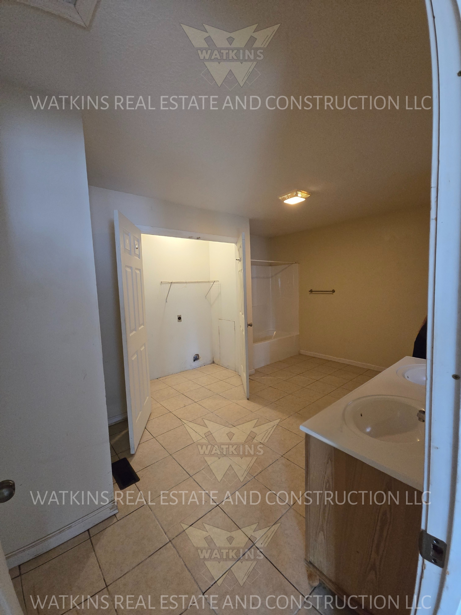 Bathroom - 308 E Jackson St