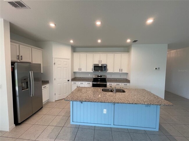 Building Photo - 689 Crown Rose Dr
