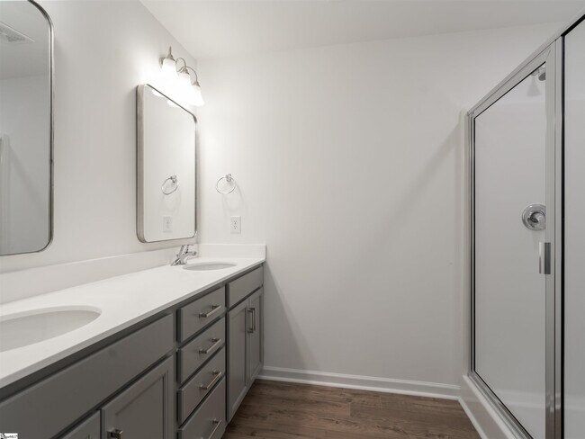 Building Photo - 51 Thorne St