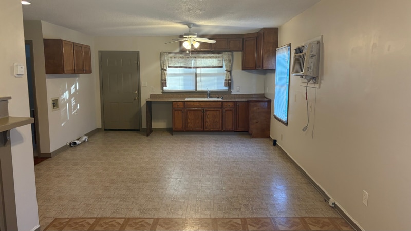 Building Photo - 203 W Washington Ave