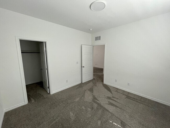 Building Photo - 4822 Spanish River St