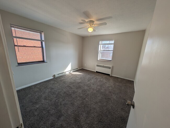 Building Photo - 2500 Boudinot Ave