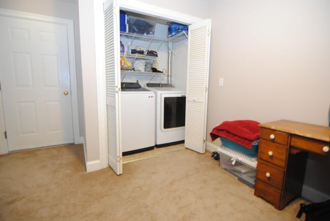 Building Photo - 3 Maple Ridge Dr