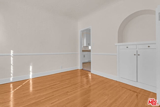 Building Photo - 6627 W 6th St