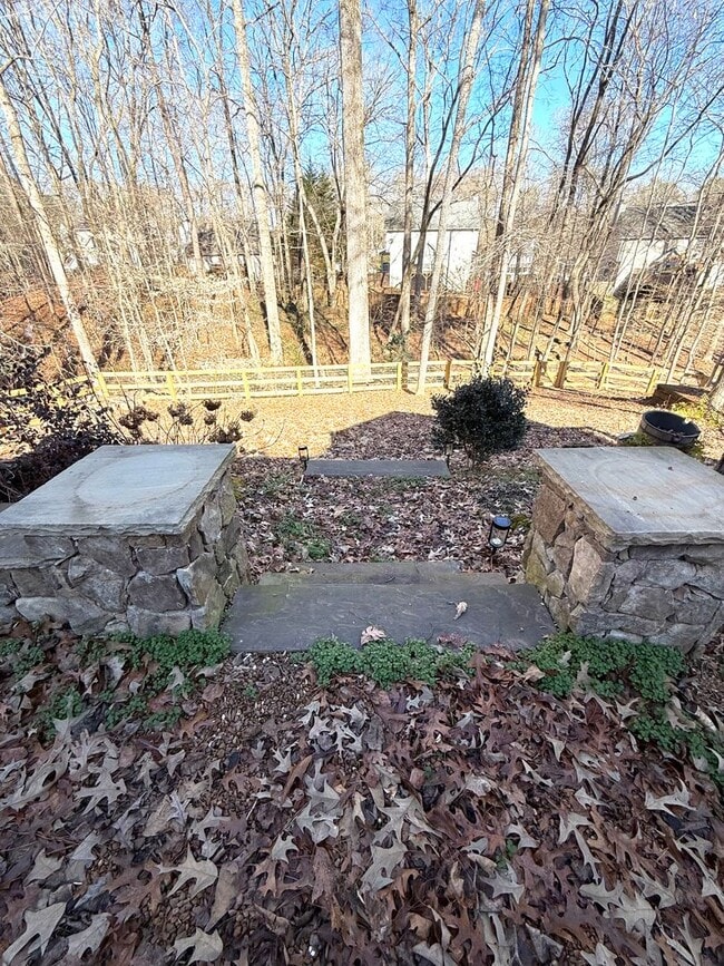 Building Photo - Charming 3 Bedroom Cape Cod