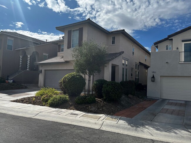 Building Photo - Beautiful 4 Bedroom Home