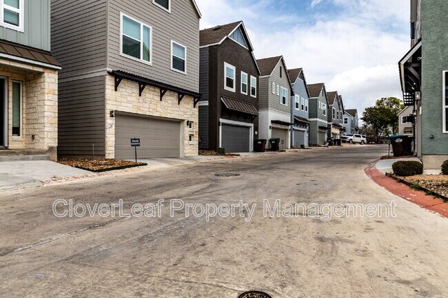 Building Photo - 5843 Whitby Rd