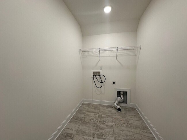 Building Photo - HARRISBURG TOWNHOME