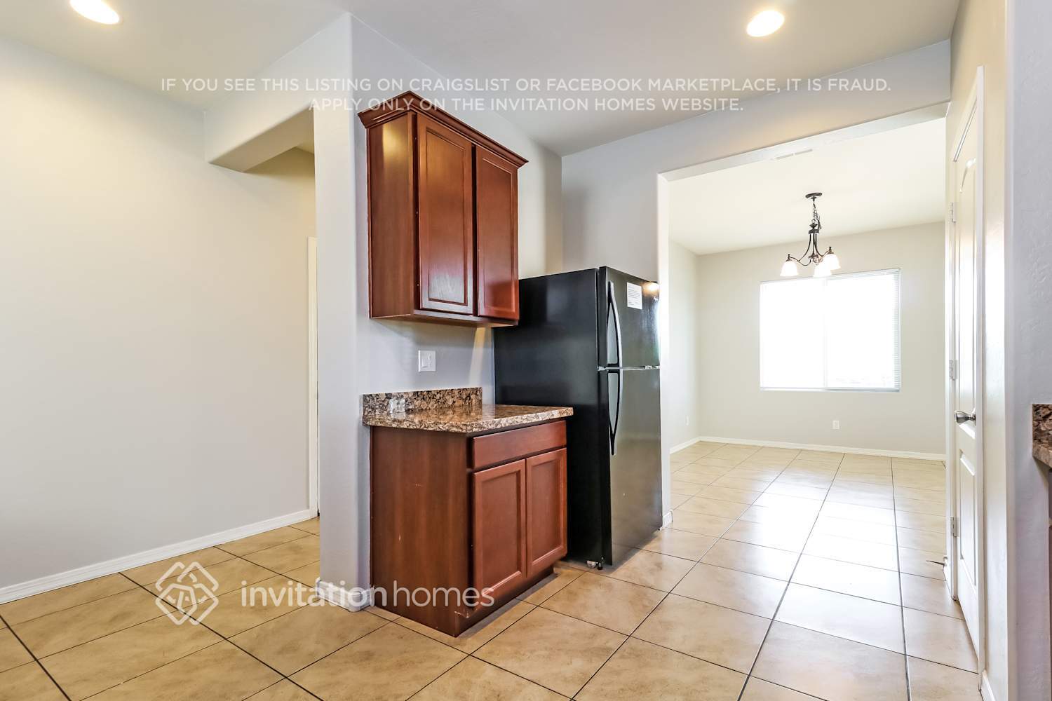 Building Photo - 24446 W Sheraton Ln