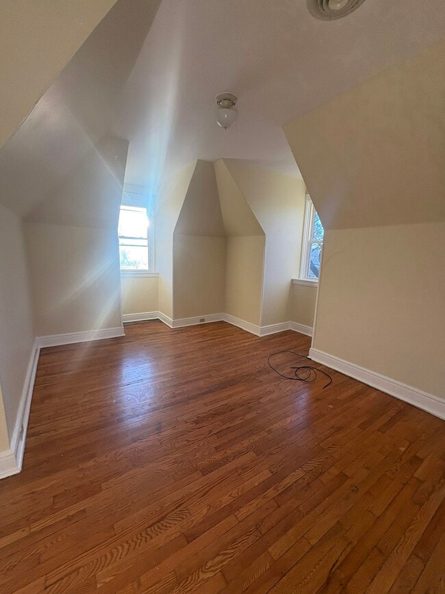 Building Photo - 509 Monroe Ave