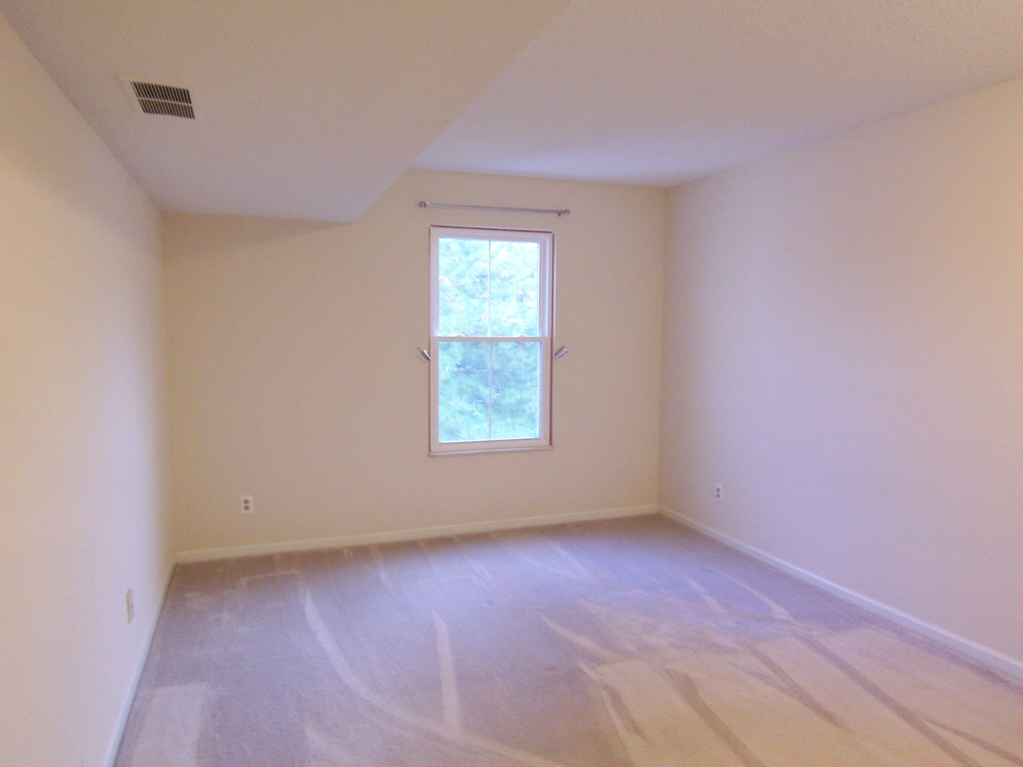 Bedroom - 109 Fieldcrest St