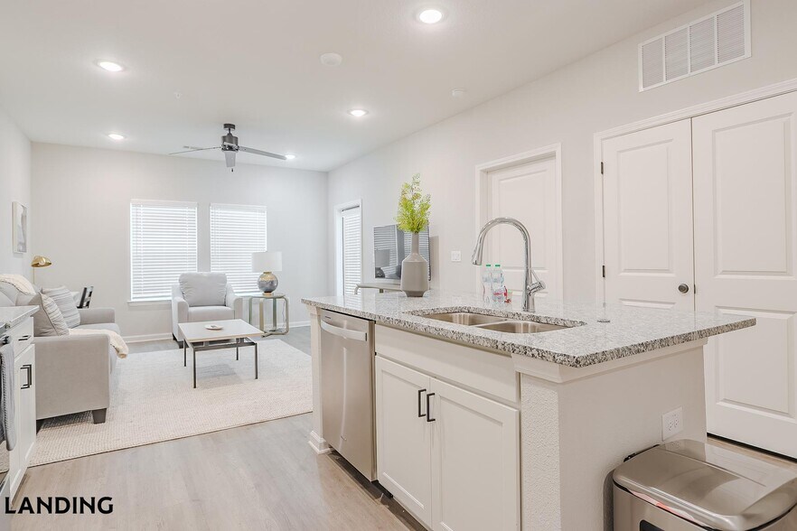 Building Photo - 1650 Harris Hill Rd