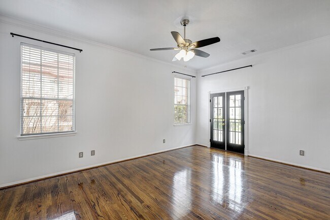 Building Photo - 5207 Blossom St