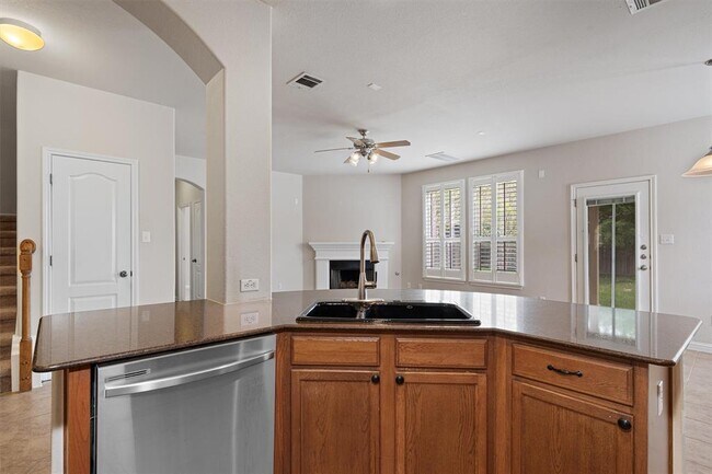 Building Photo - 404 Arrowhead Trail