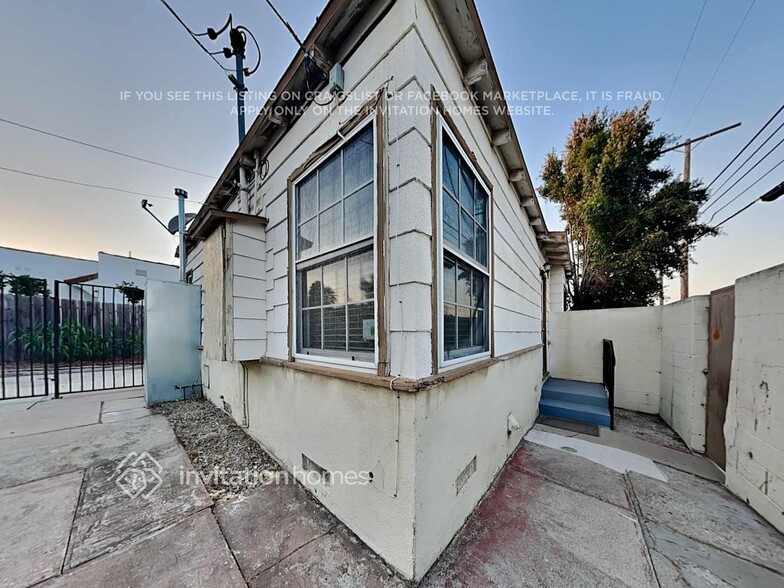 Building Photo - 1500 W 96th St