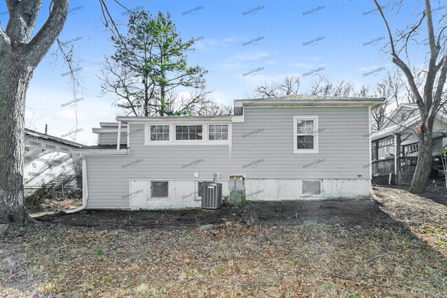 Building Photo - 121 Franke Ave