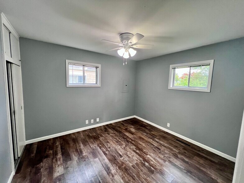 Building Photo - 4204 Woodvale Dr