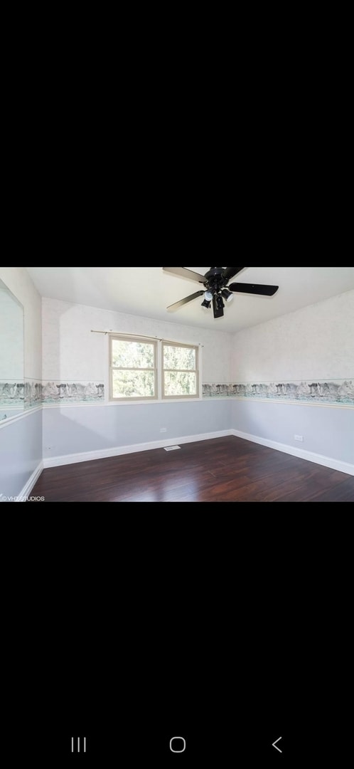 Building Photo - 7S640 Lynn Dr