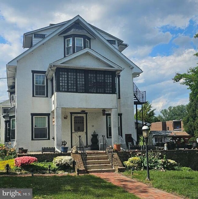 Building Photo - 9 Princeton Ave