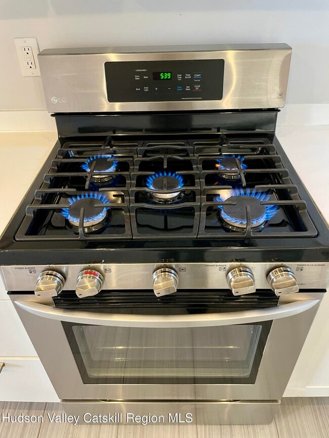 Building Photo - 536 Columbia St